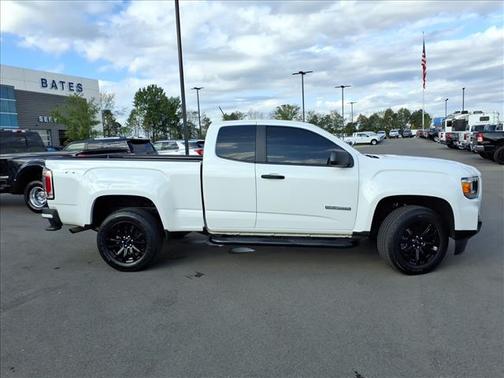 2022 GMC Canyon Elevation Standard