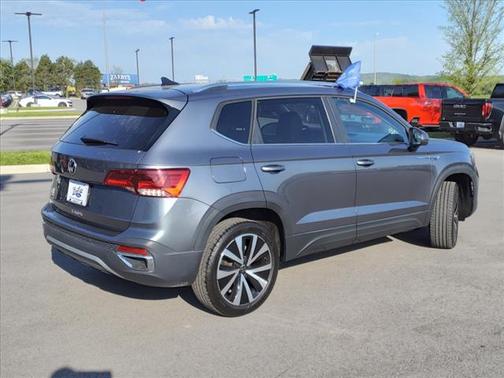 2024 Volkswagen Taos 1.5T SE