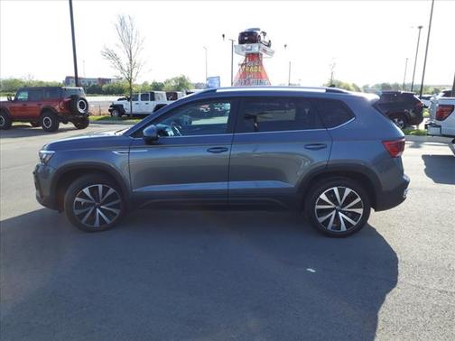 2024 Volkswagen Taos 1.5T SE