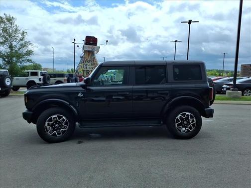 Shadow Black 2026 Ford Bronco Outer Banks