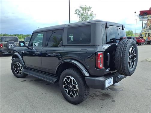Shadow Black 2026 Ford Bronco Outer Banks