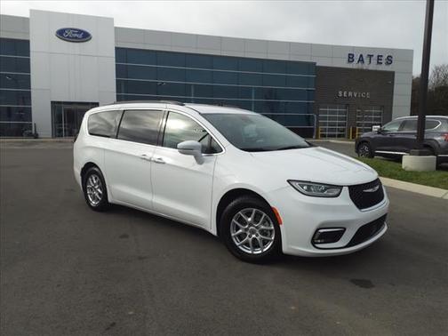 2022 Chrysler Pacifica Touring-L