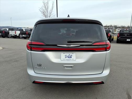 2024 Chrysler Pacifica Touring-L