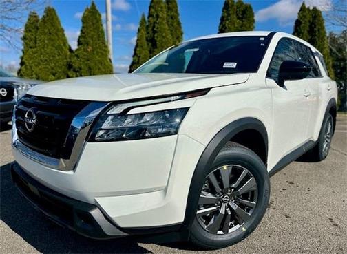 2025 Nissan Pathfinder S