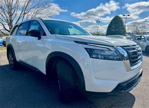 2025 Nissan Pathfinder S