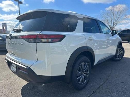 2025 Nissan Pathfinder S
