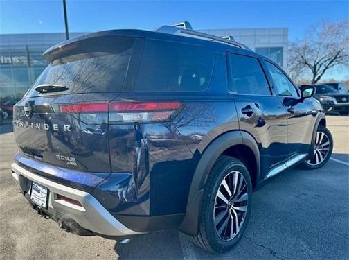 2025 Nissan Pathfinder Platinum