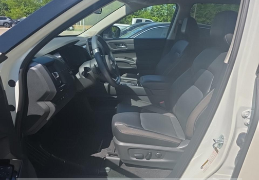 2 Tone White / Black Roof 2023 Nissan Pathfinder SL
