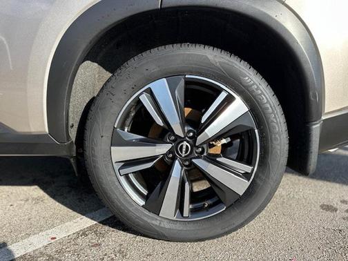 2022 Nissan Rogue SL