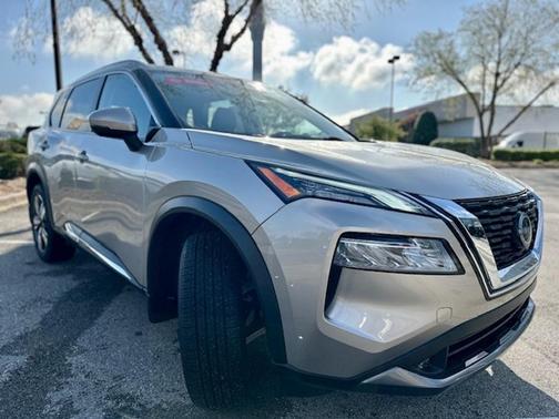 2022 Nissan Rogue SL