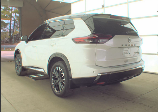 Everest White P 2024 Nissan Rogue Platinum