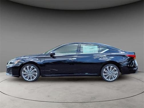 2025 Nissan Altima SL