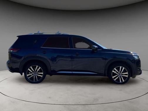 Deep Ocean Blue 2024 Nissan Pathfinder Platinum
