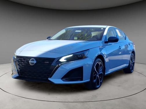 Gray 2025 Nissan Altima SR