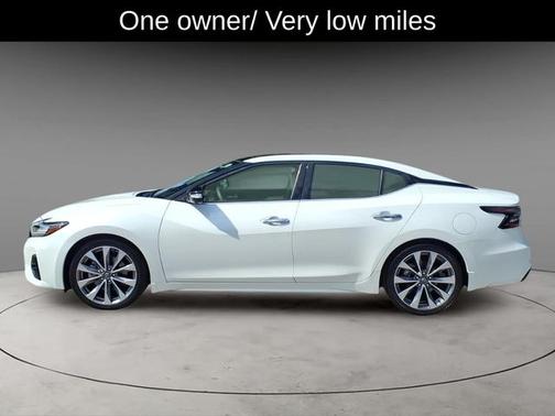 White 2023 Nissan Maxima Platinum