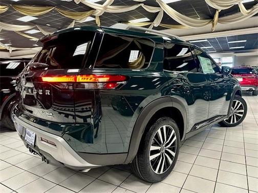 2025 Nissan Pathfinder Platinum