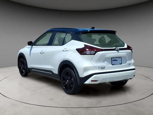 Aspen White / Super Black 2023 Nissan Kicks SR