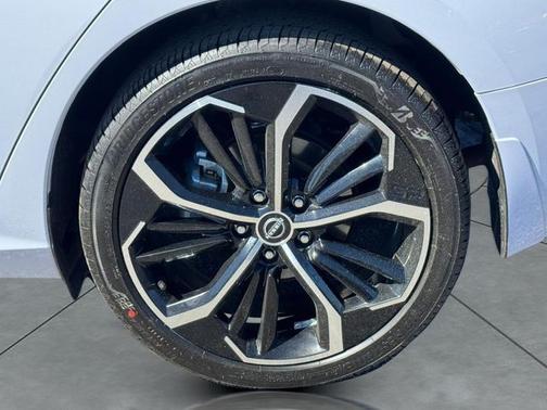Gray Sky Pearl 2024 Nissan Altima 2.5 SR