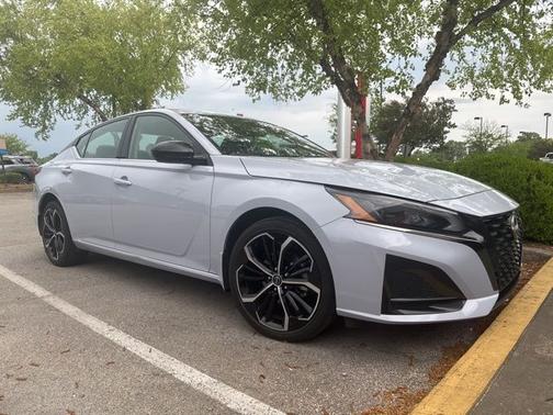 Gray Sky Pearl 2024 Nissan Altima 2.5 SR