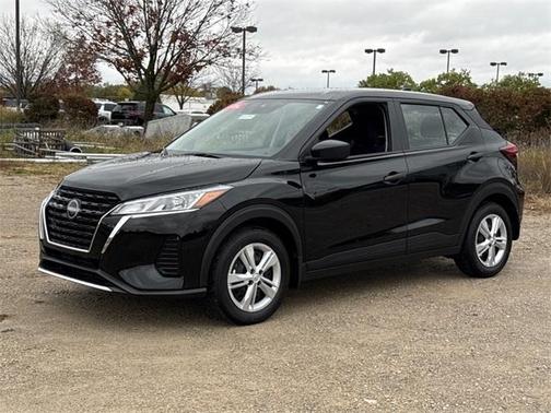 2025 Nissan Kicks Play S