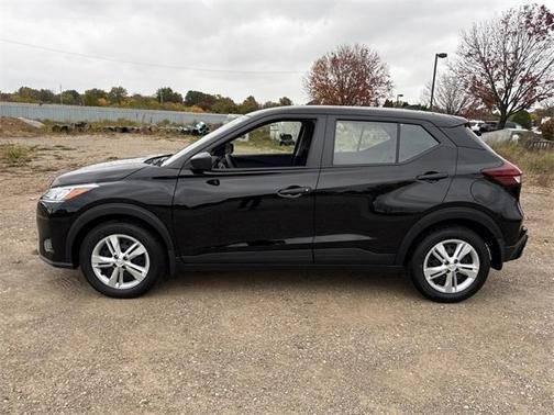 2025 Nissan Kicks Play S