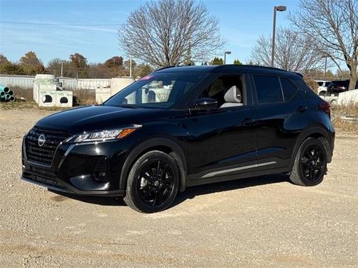 2023 Nissan Kicks SR
