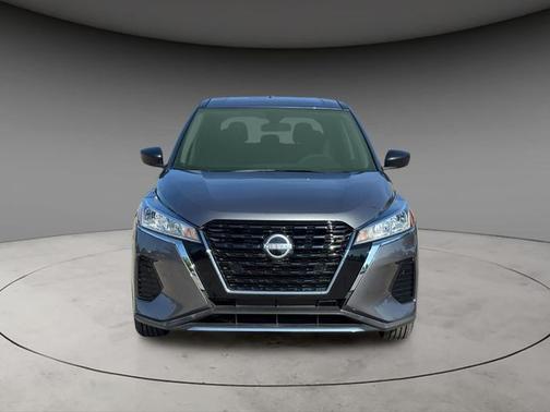 Gun Metallic 2024 Nissan Kicks S