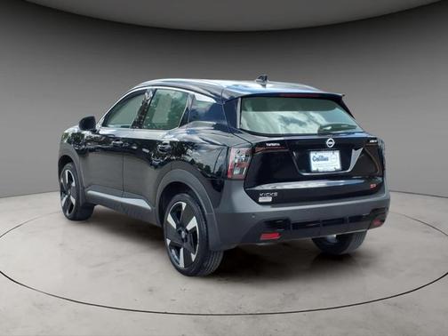 Super Black 2025 Nissan Kicks SR