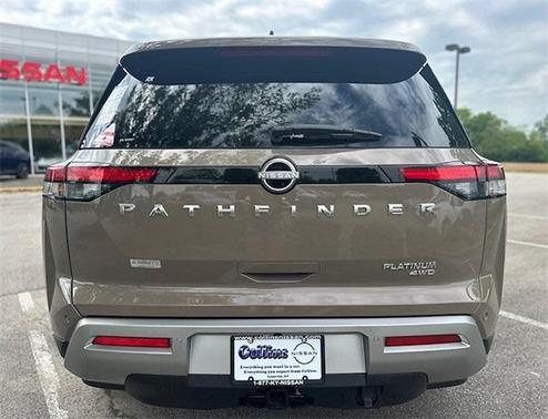 2025 Nissan Pathfinder Platinum