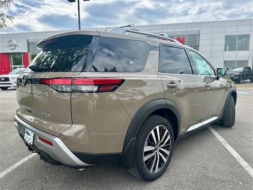 2025 Nissan Pathfinder Platinum