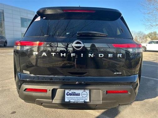 2025 Nissan Pathfinder SV