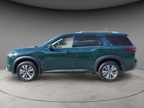 Obsidian Green Pearl 2025 Nissan Pathfinder SL