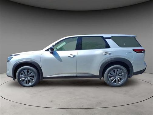 2025 Nissan Pathfinder S