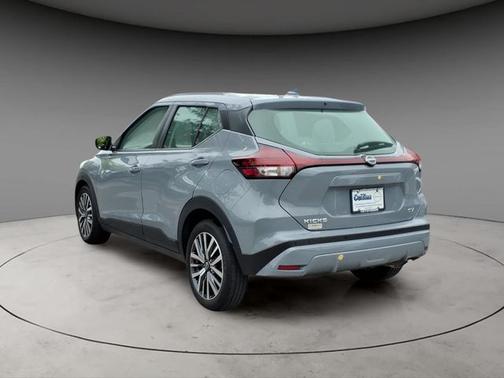 Boulder Gray Pearl 2023 Nissan Kicks SV