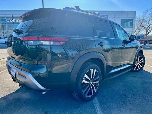 2025 Nissan Pathfinder Platinum