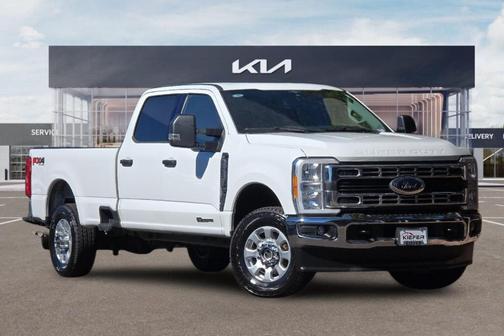 Oxford White 2023 Ford F-350 XLT