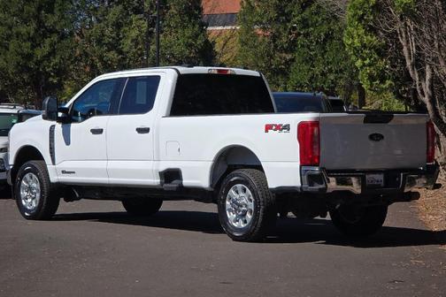 Oxford White 2023 Ford F-350 XLT
