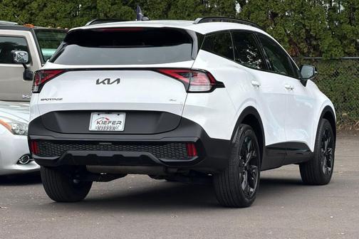 Glacial White Pearl 2025 Kia Sportage X-Line