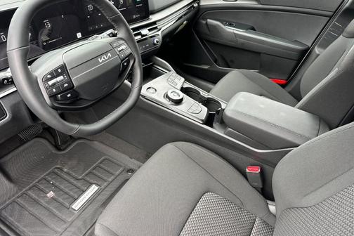 Snow White Pearl 2026 Kia Sportage Hybrid S