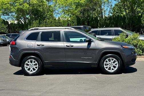Granite Crystal Clearcoat Metallic 2018 Jeep Cherokee Latitude Plus