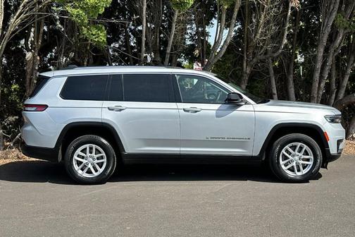 Silver Zynith 2023 Jeep Grand Cherokee L Laredo