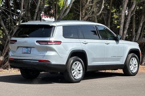 Silver Zynith 2023 Jeep Grand Cherokee L Laredo
