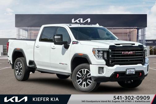 Summit White 2022 GMC Sierra 2500 AT4