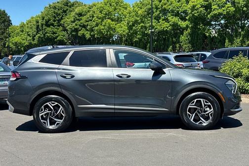 Gravity Gray 2025 Kia Sportage LX
