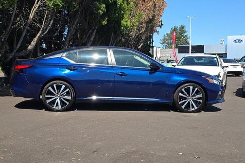 Deep Blue Pearl 2021 Nissan Altima 2.5 SR