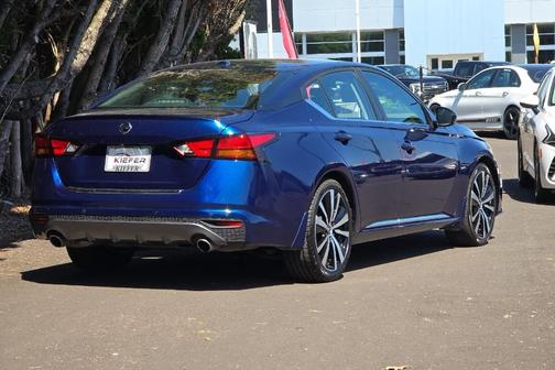 Deep Blue Pearl 2021 Nissan Altima 2.5 SR