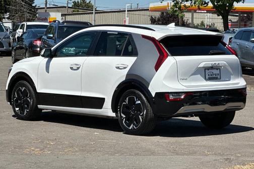 Snow White Pearl 2023 Kia Niro EV Wave