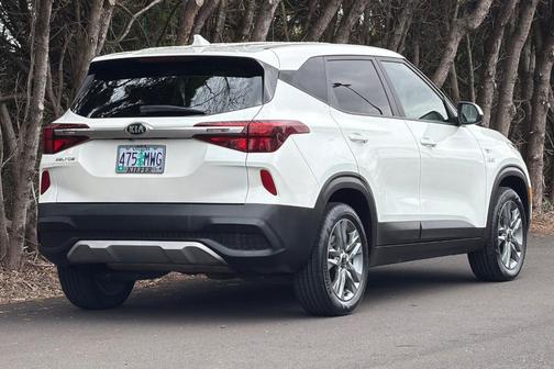 Snow White Pearl 2021 Kia Seltos LX