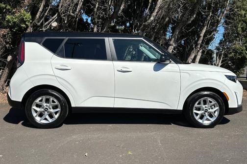 Clear White 2023 Kia Soul S