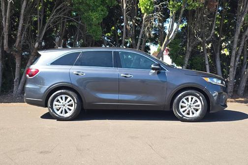 Gravity Gray 2020 Kia Sorento LX